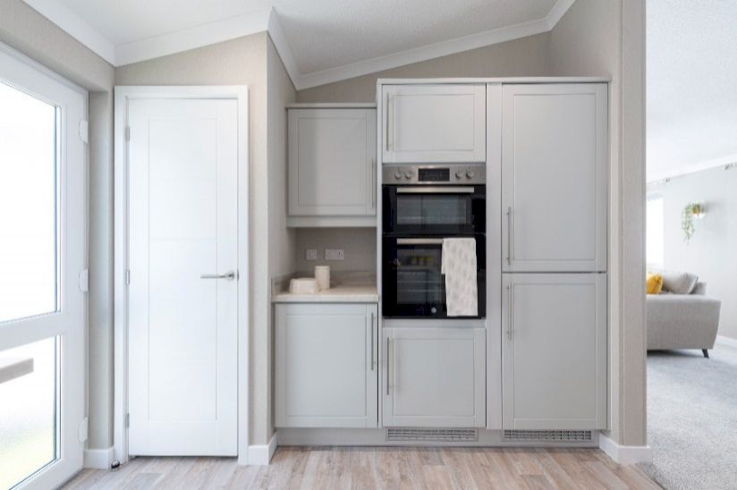 NEW Two Bed Newmarket (40x14) NEW Two Bed Newmarket (40x14)