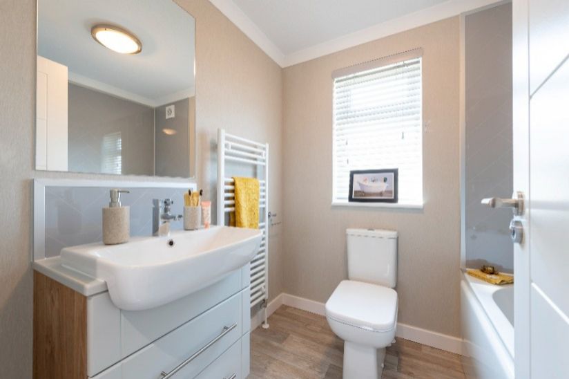 NEW Two Bed Newmarket (40x14) NEW Two Bed Newmarket (40x14)