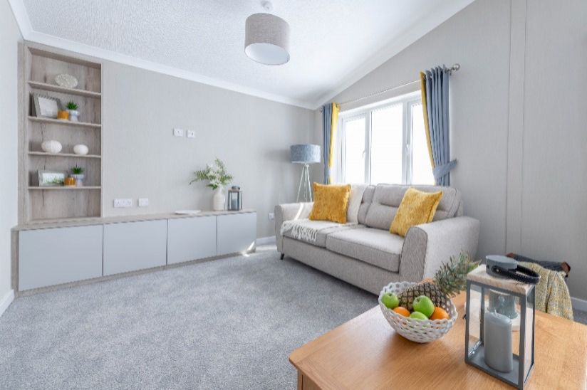 NEW Two Bed Newmarket (40x14) NEW Two Bed Newmarket (40x14)