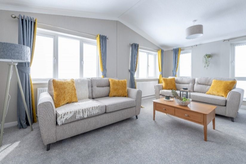 NEW Two Bed Newmarket (40x14) NEW Two Bed Newmarket (40x14)