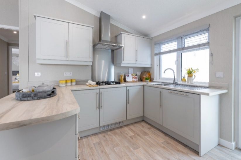 NEW Two Bed Newmarket (40x14) NEW Two Bed Newmarket (40x14)