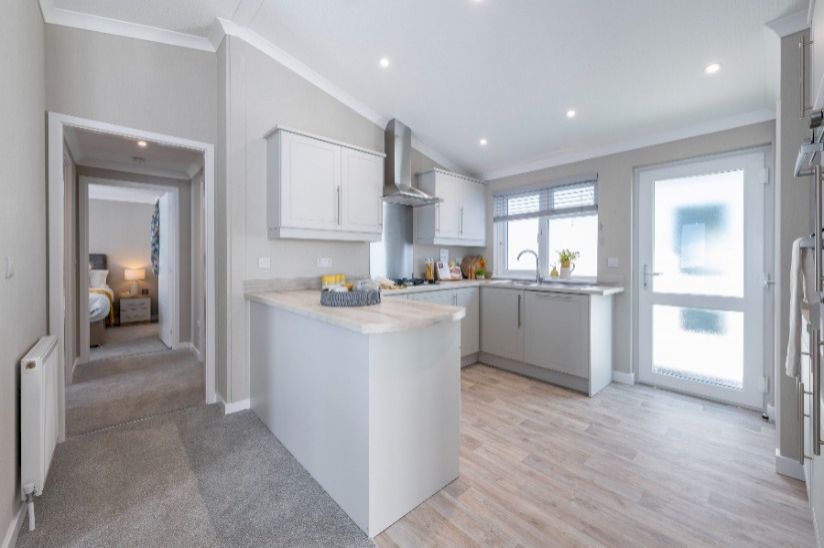 NEW Two Bed Newmarket (40x14) NEW Two Bed Newmarket (40x14)